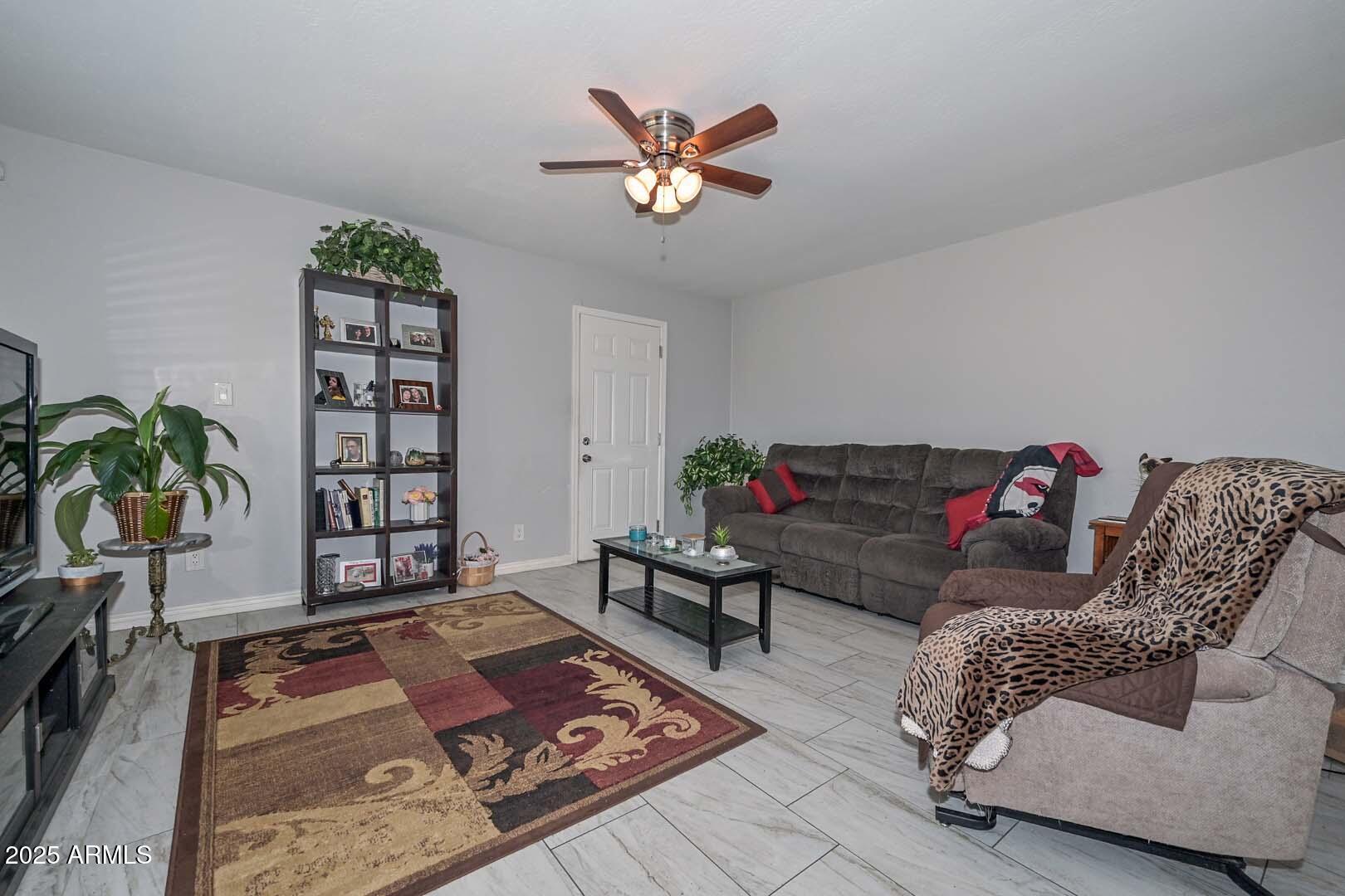 10507 W DEVONSHIRE Avenue