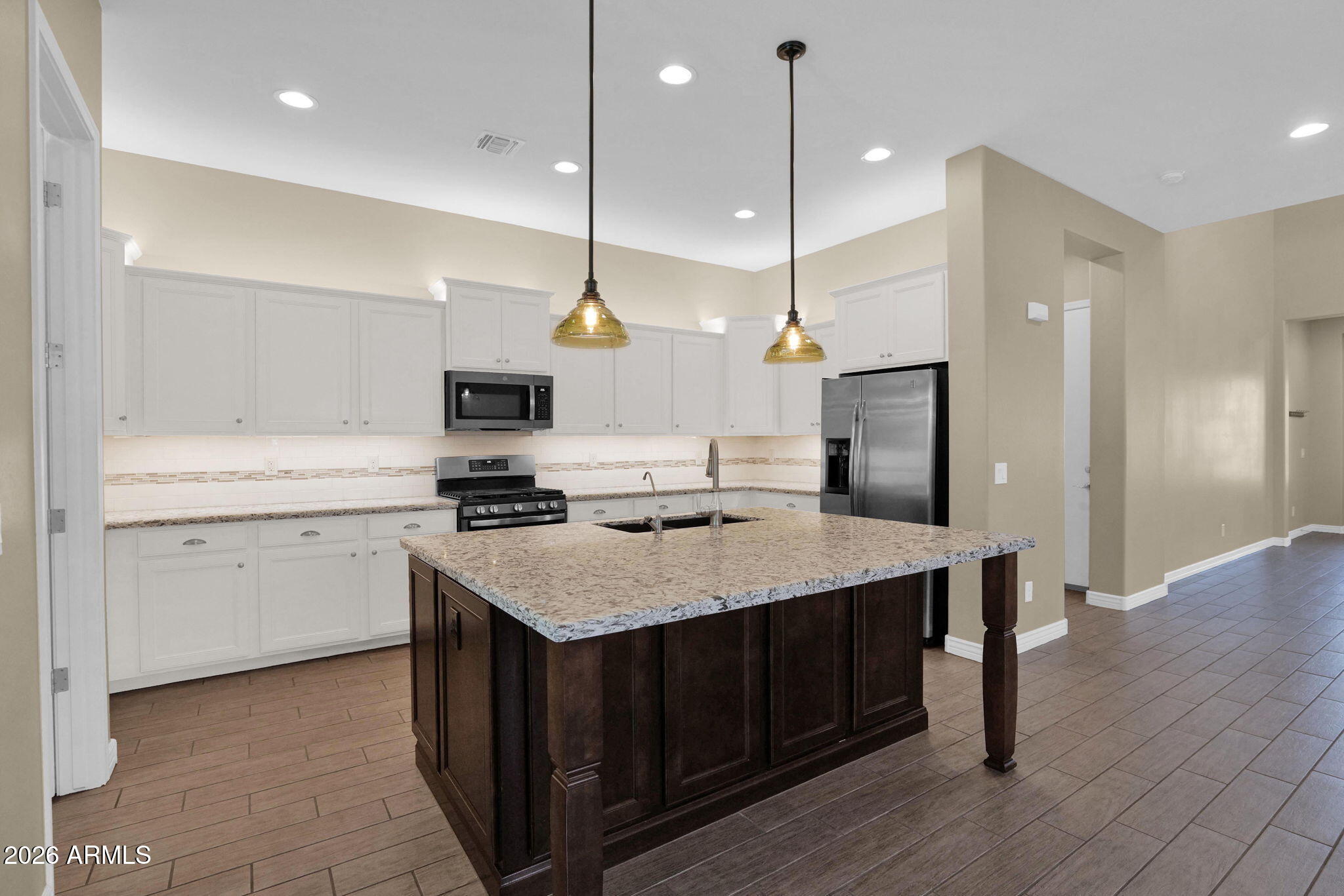 3081 E BEECHNUT Place