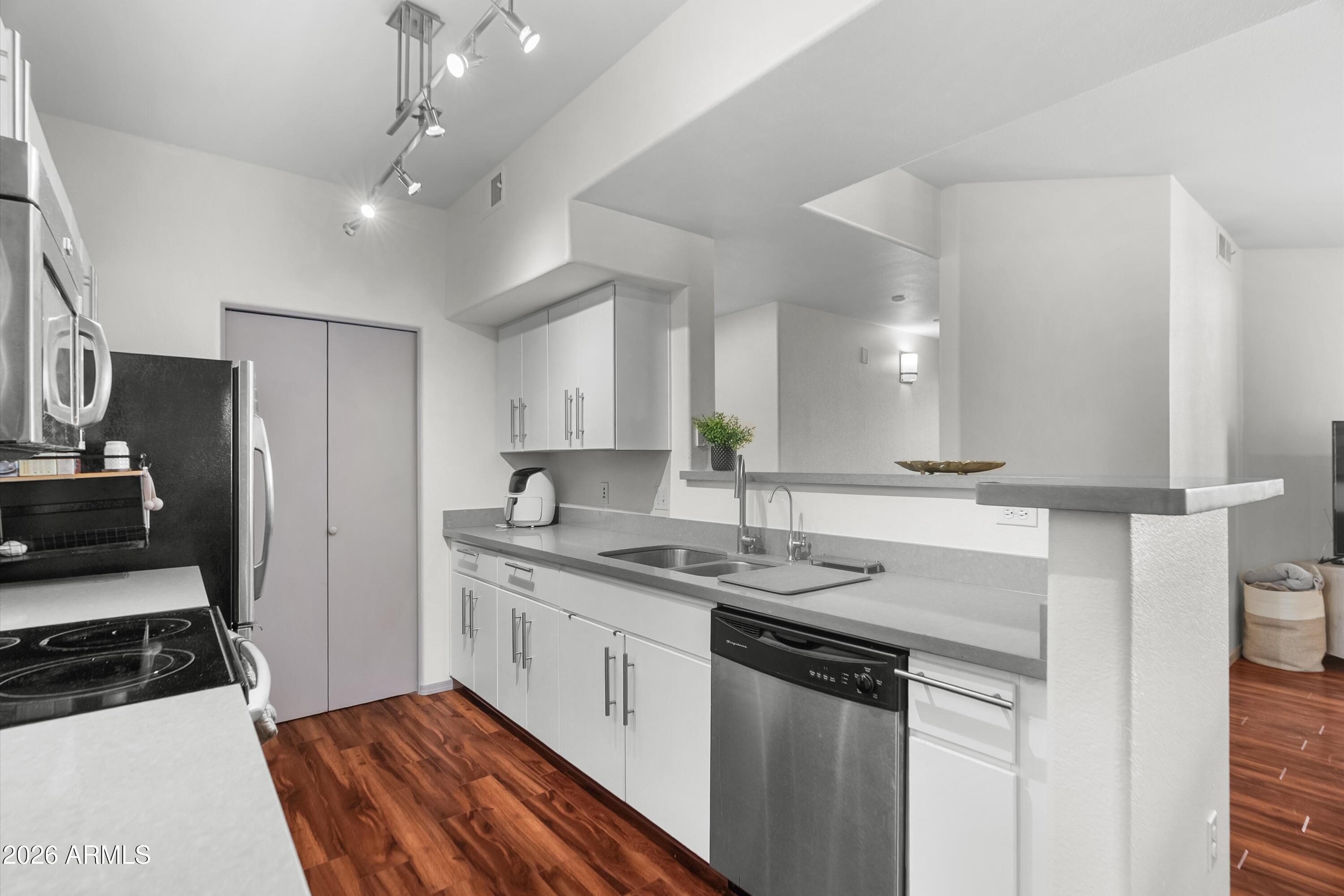 3302 N 7TH Street 262