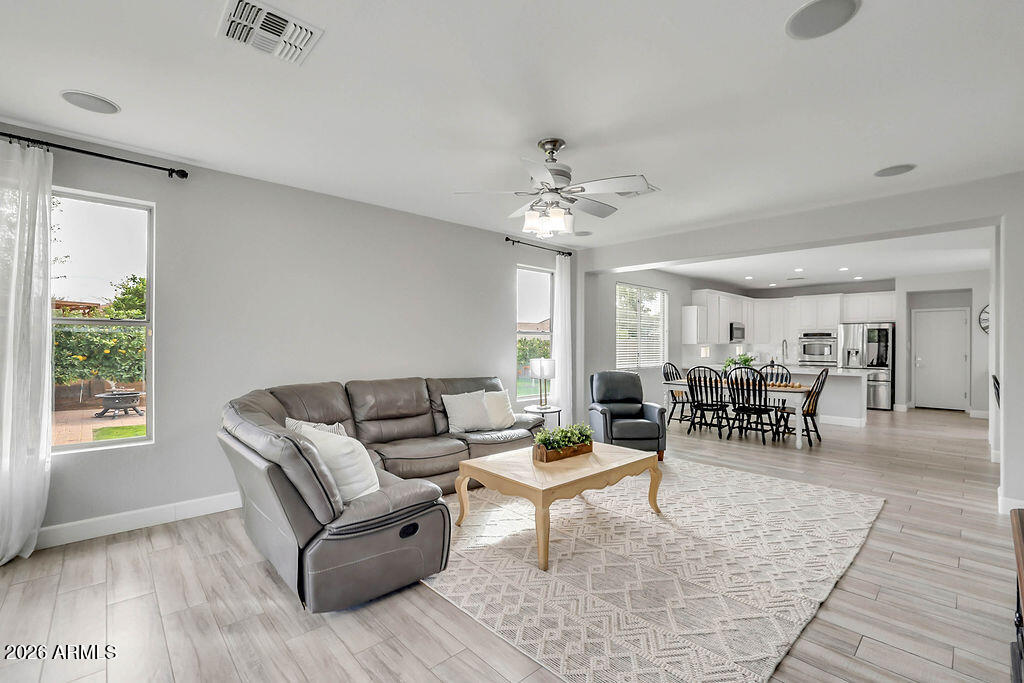 18586 E CARRIAGE Way