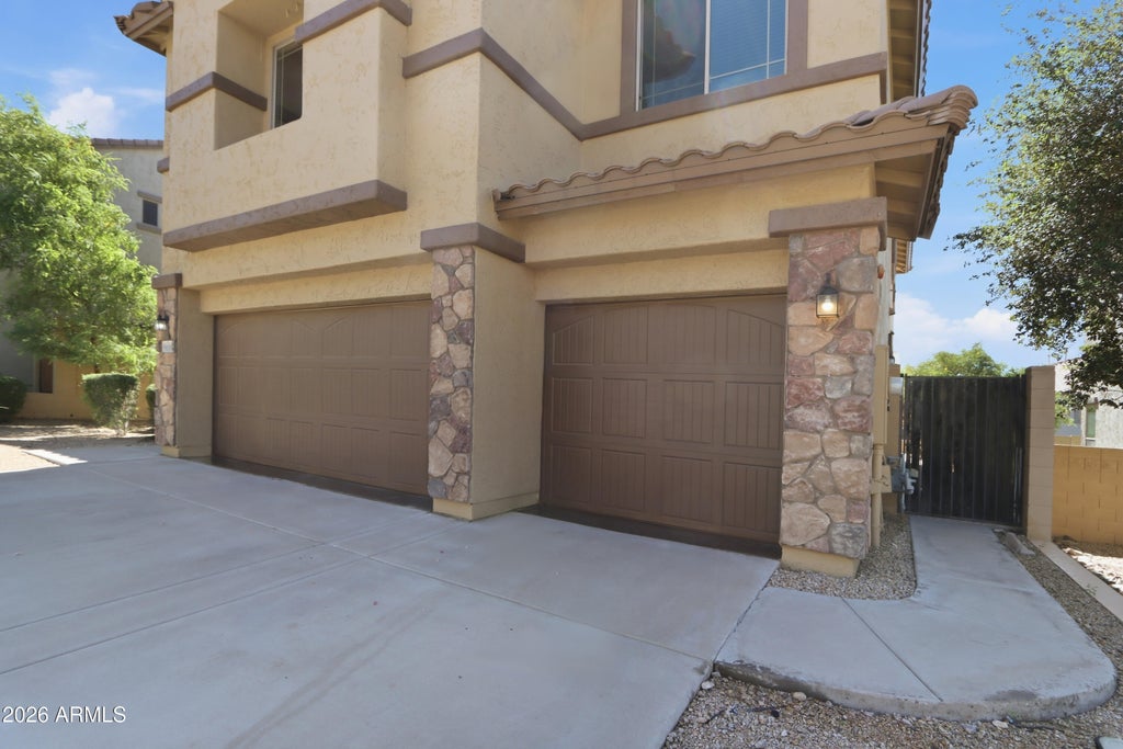 Photo of 9011 W Red Fox Road, Peoria, AZ 85383 (MLS # 7089008)