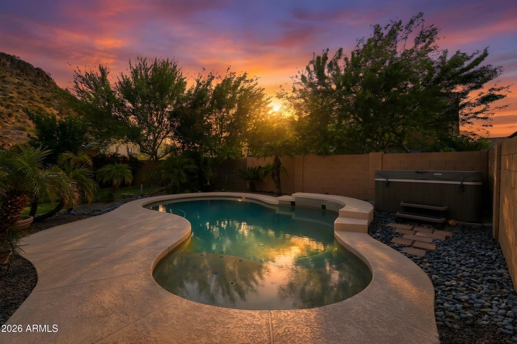 Photo of 9011 W Red Fox Road, Peoria, AZ 85383 (MLS # 7089008)