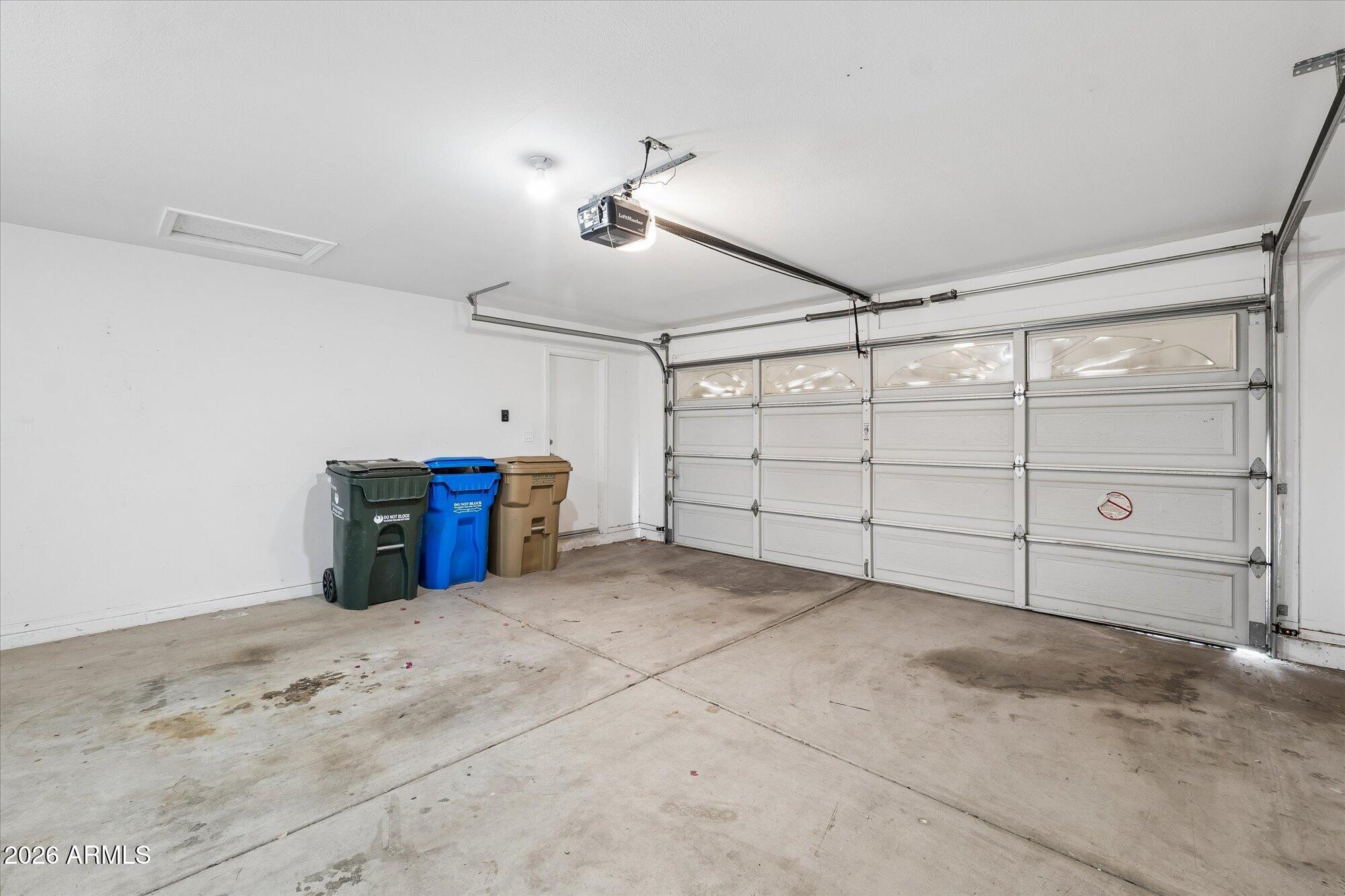 2053 W COLUMBINE Drive