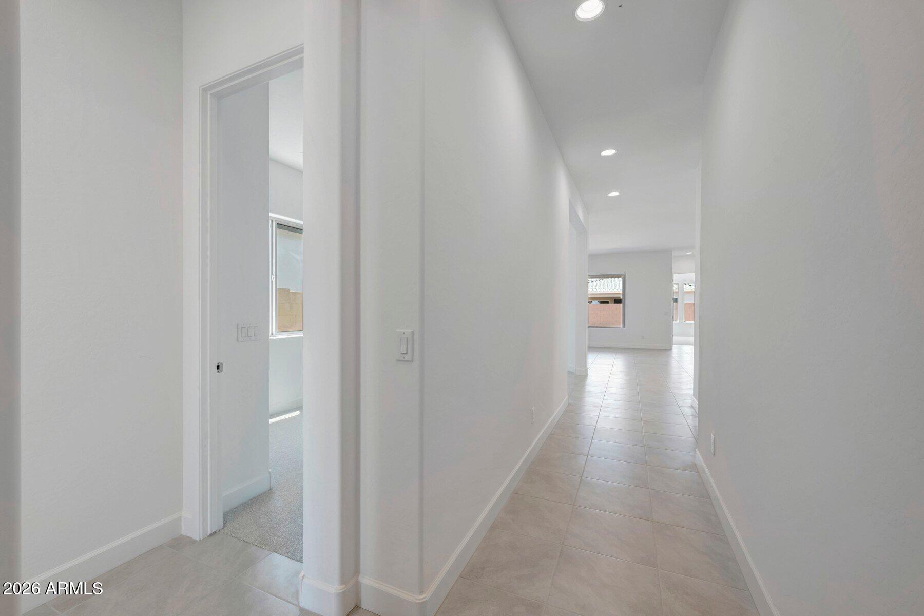 2921 E MISSION Lane