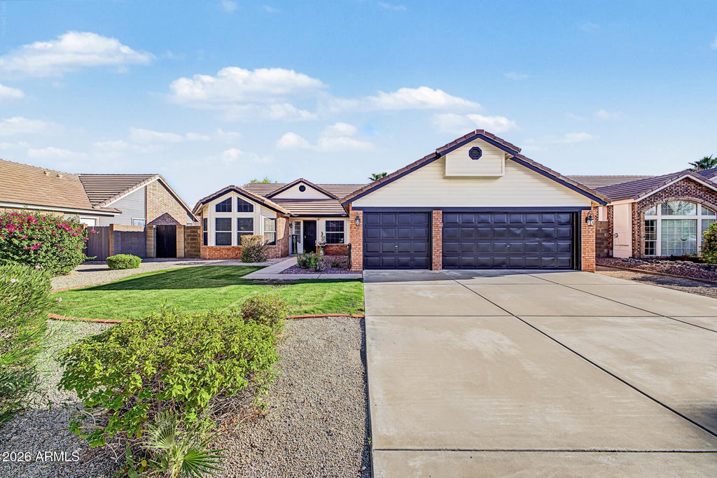 Photo of 4219 W Alameda Road, Glendale, AZ 85310 (MLS # 7084418)