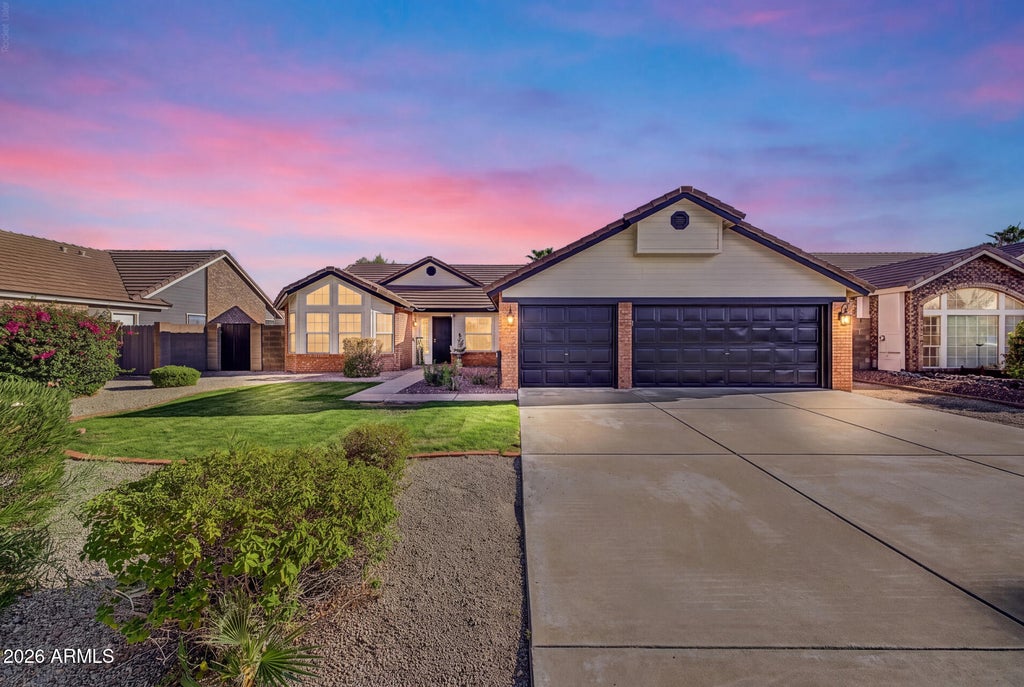 Photo of 4219 W Alameda Road, Glendale, AZ 85310 (MLS # 7084418)