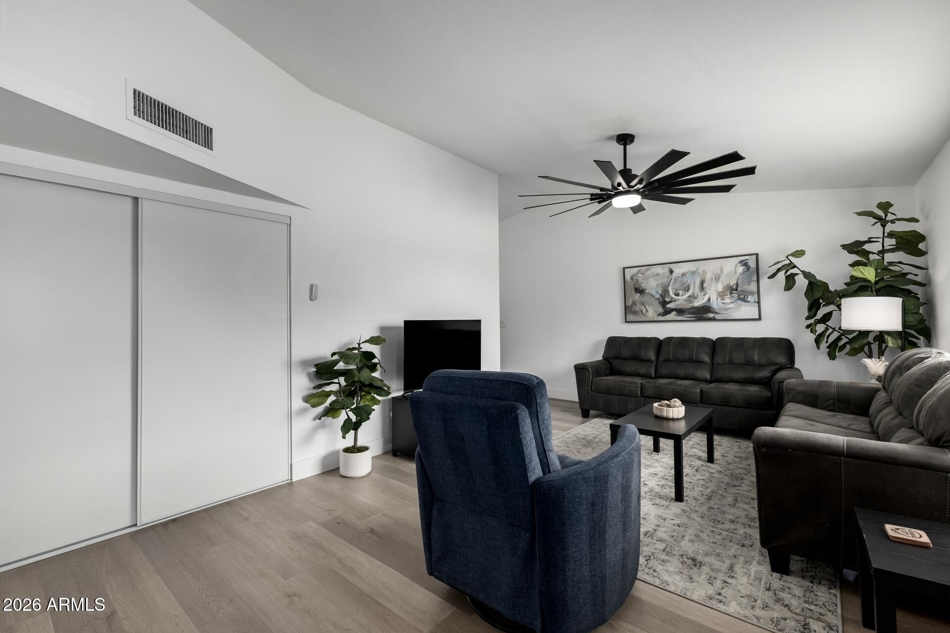 6620 W CHOLLA Street