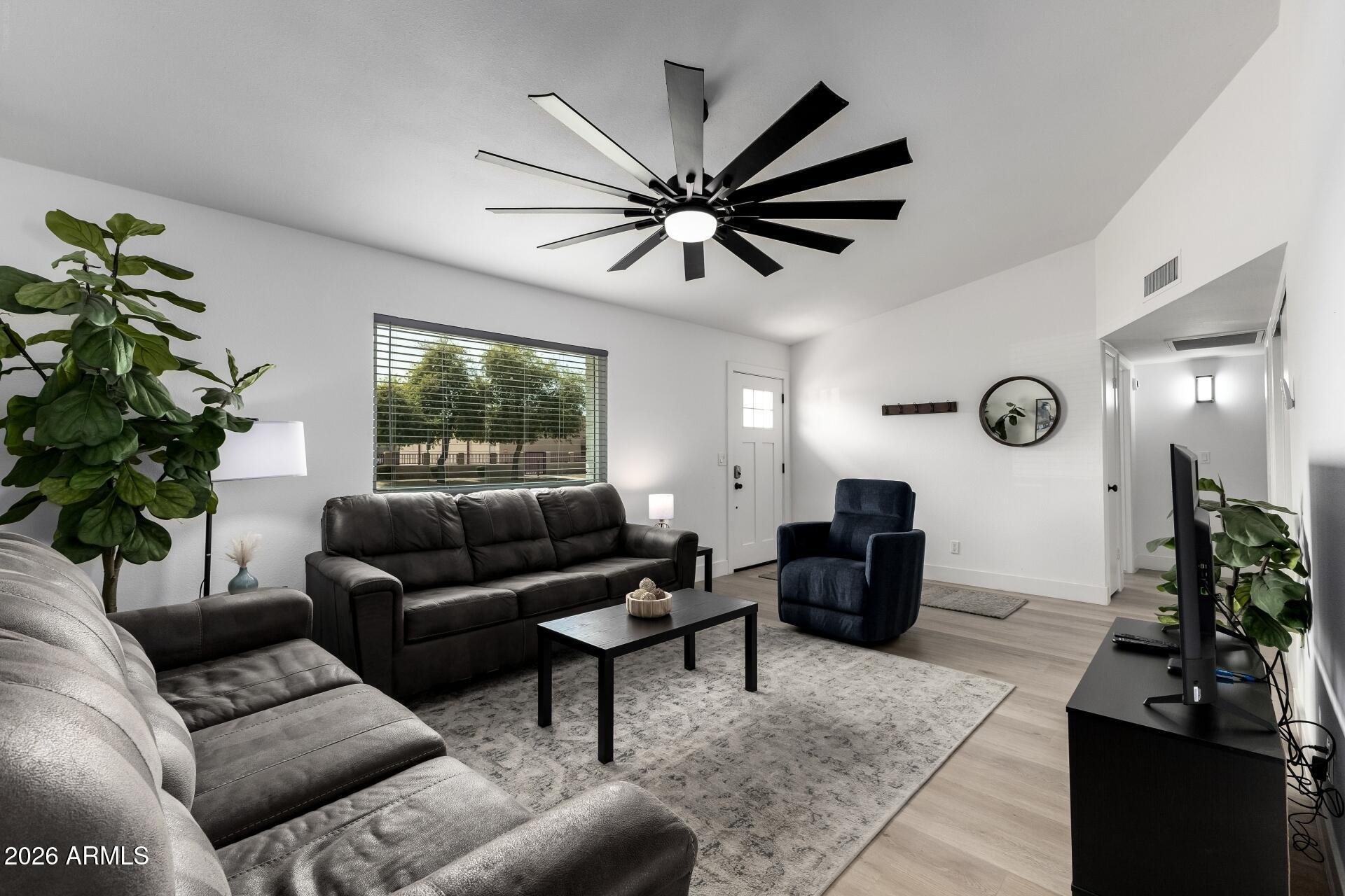 6620 W CHOLLA Street