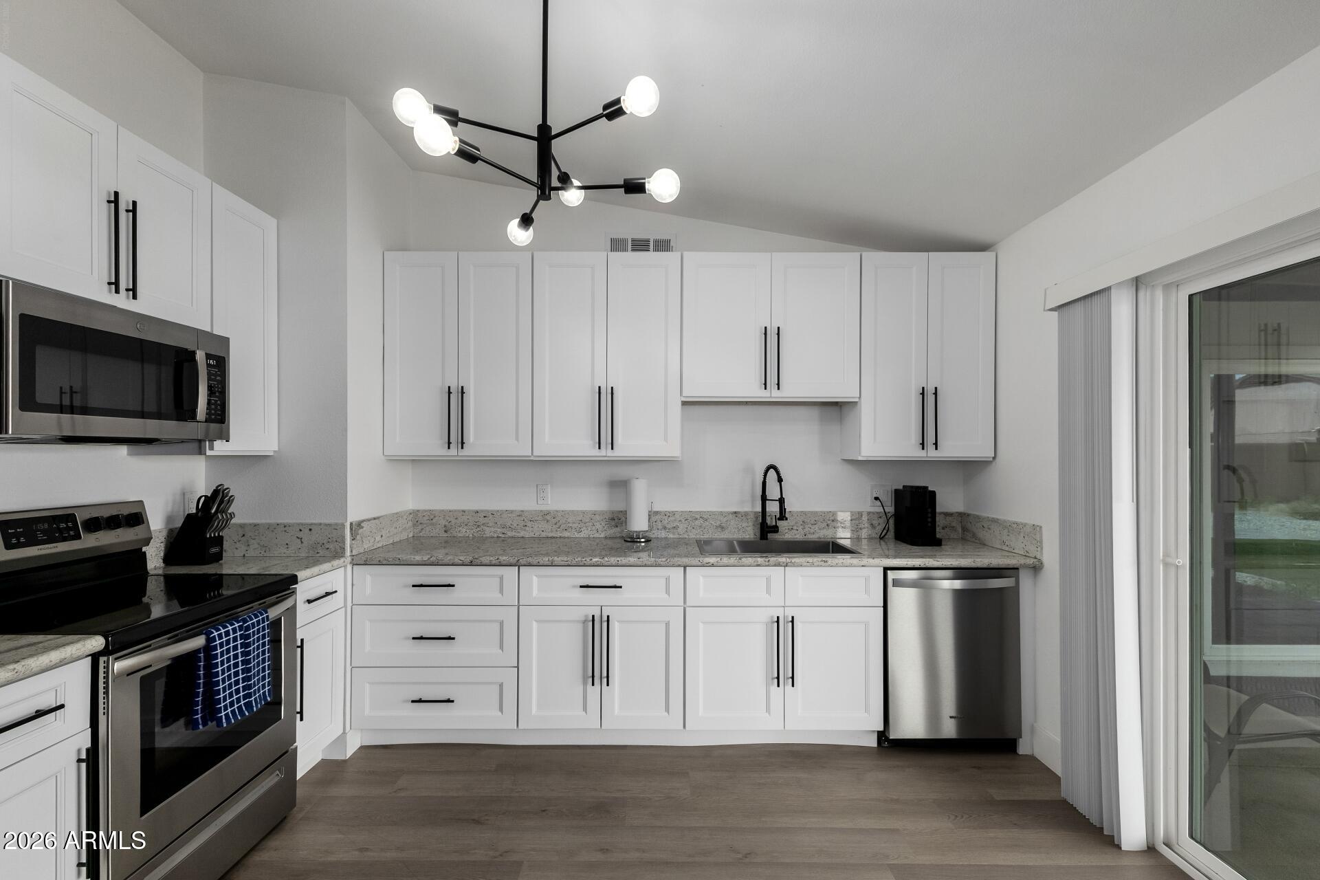 6620 W CHOLLA Street