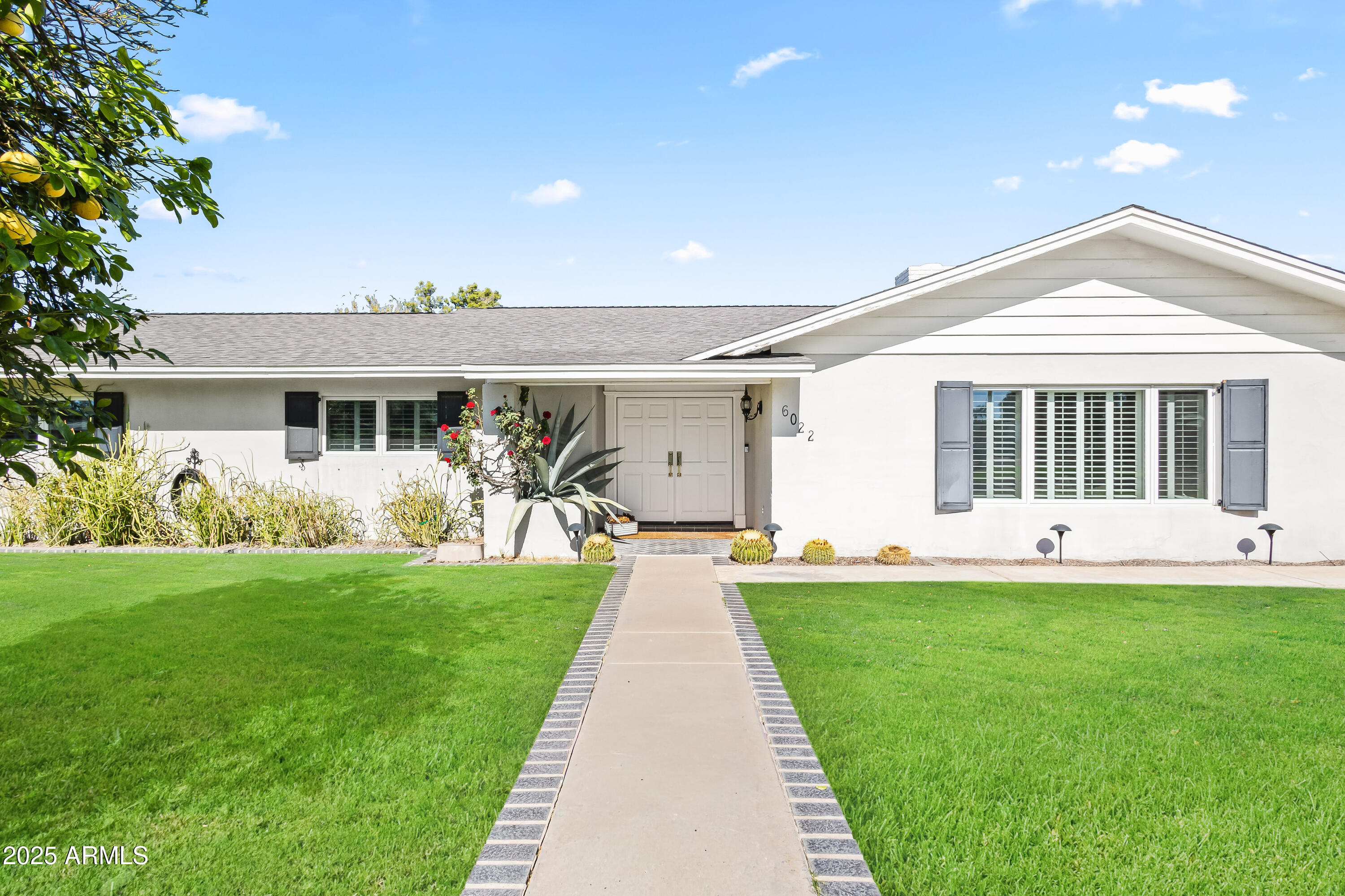 6022 E CALLE DEL PAISANO --