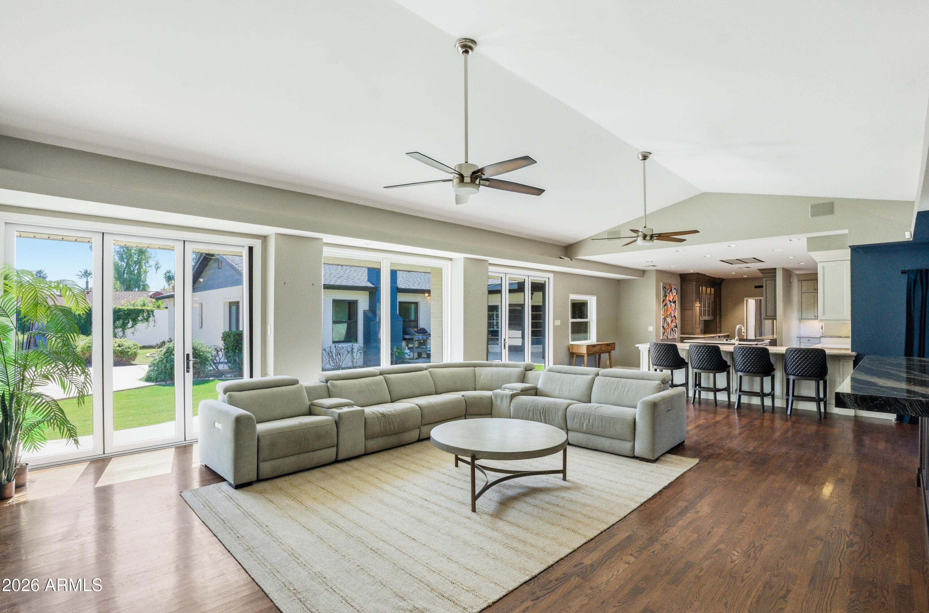 2939 N MANOR Drive W