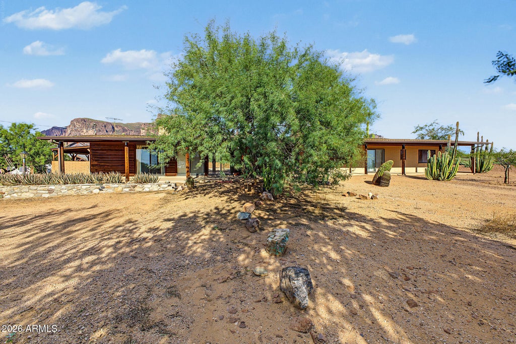 Photo of 685 S Holmes Road, Apache Junction, AZ 85119 (MLS # 7091962)