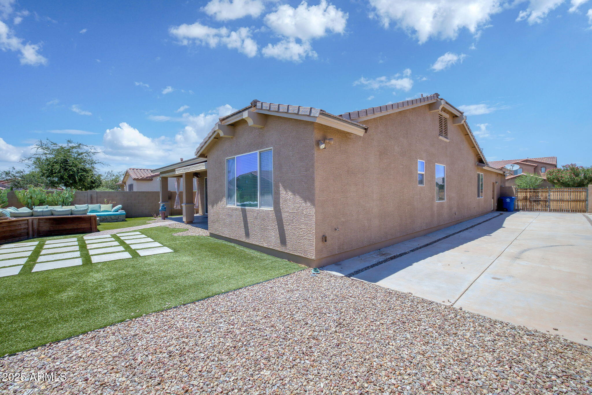 1101 W OLEANDER Avenue