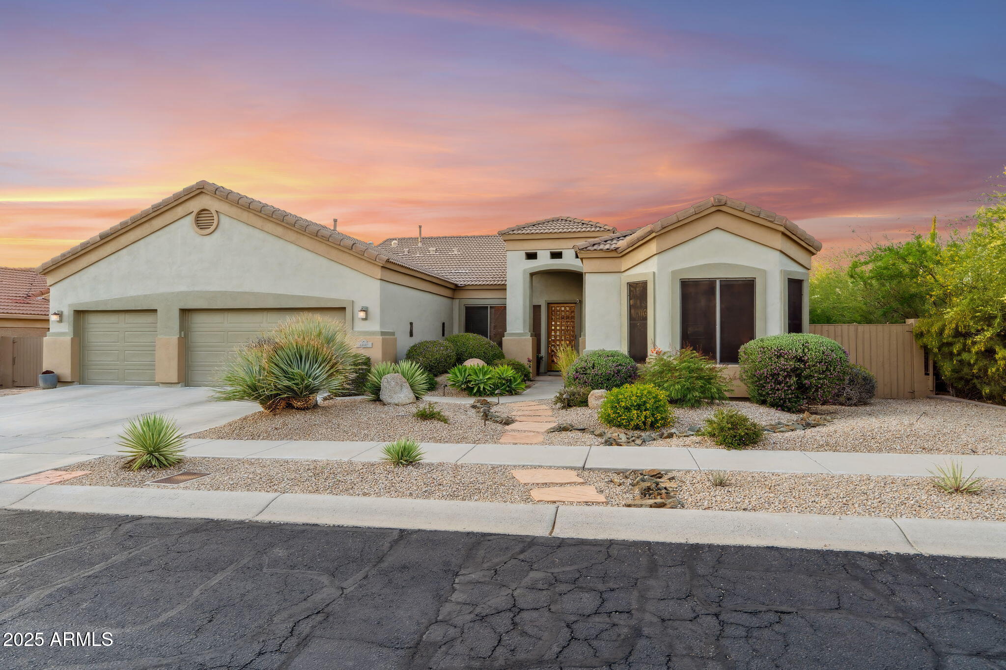 Cave Creek, Arizona 85331, United States, 3 Bedrooms Bedrooms, ,2 BathroomsBathrooms,Residential,Pending,127151