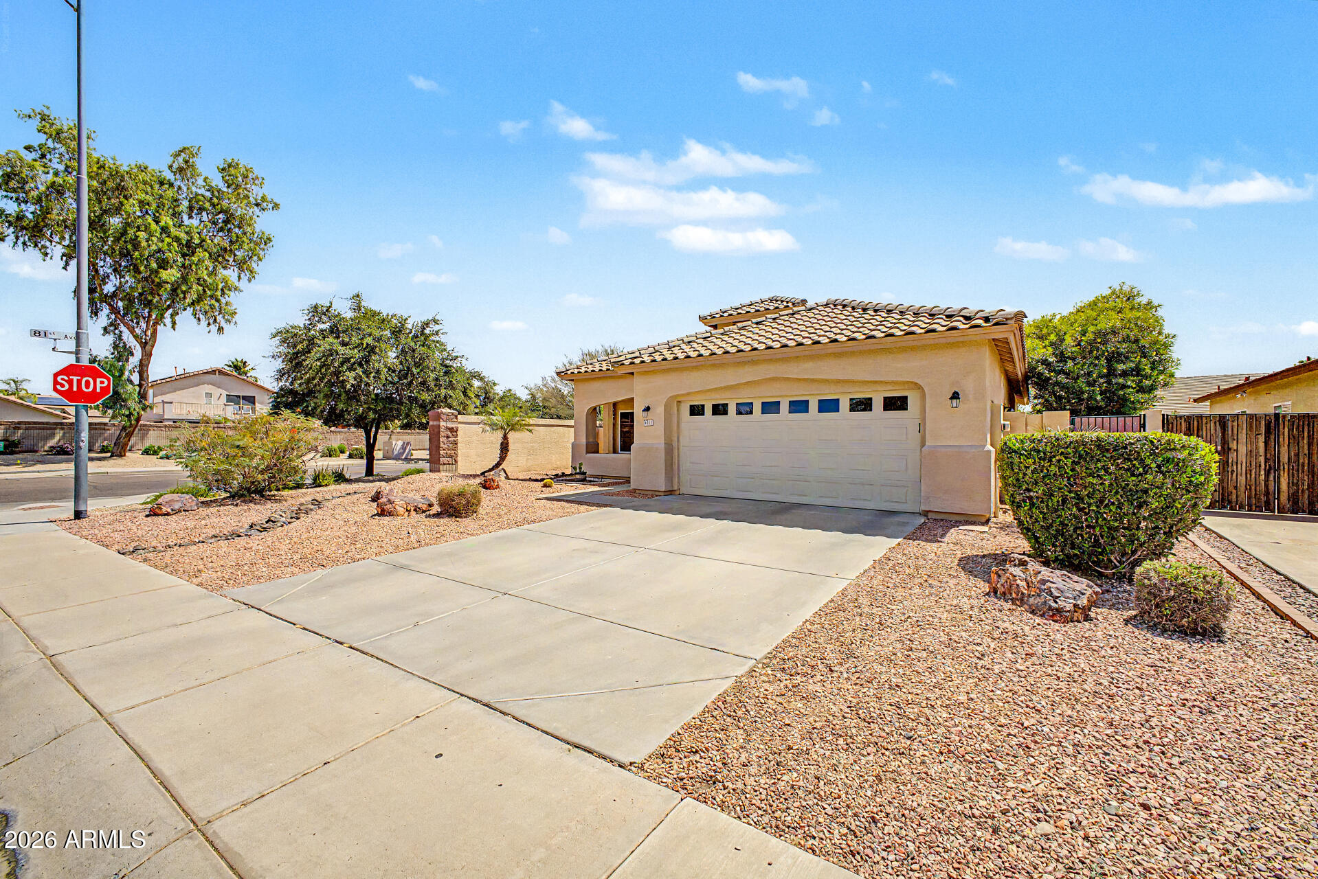 8111 W DEANNA Drive