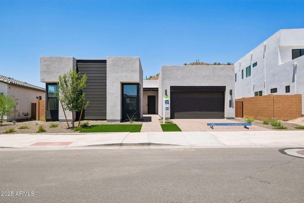 Photo of 27712 N 74th Lane, Peoria, AZ 85383 (MLS # 6916678)