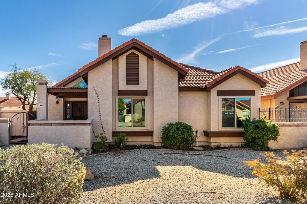 Photo of 1919 E Velvet Drive, Tempe, AZ 85284 (MLS # 6973500)