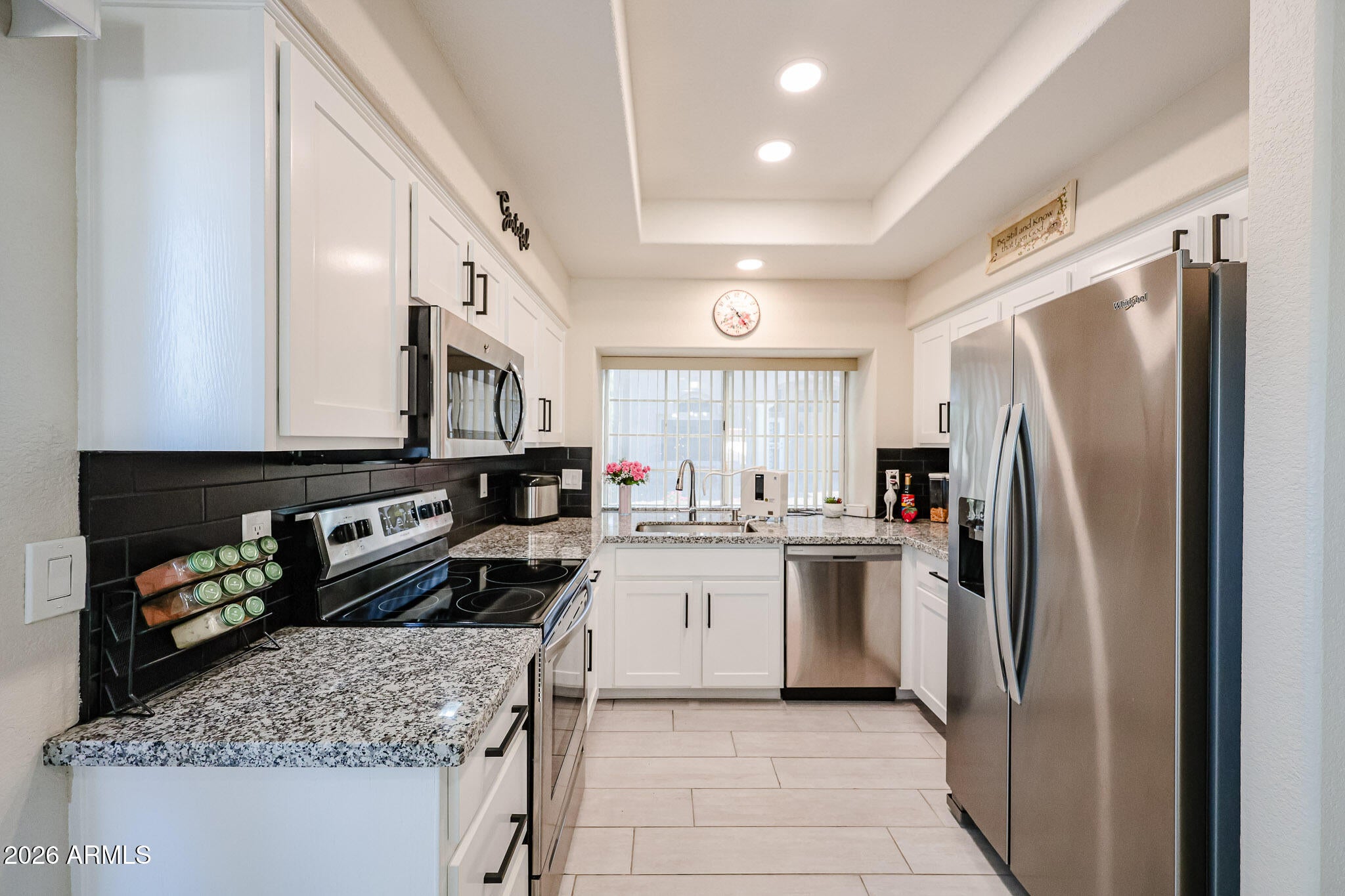 918 E ANNETTE Drive