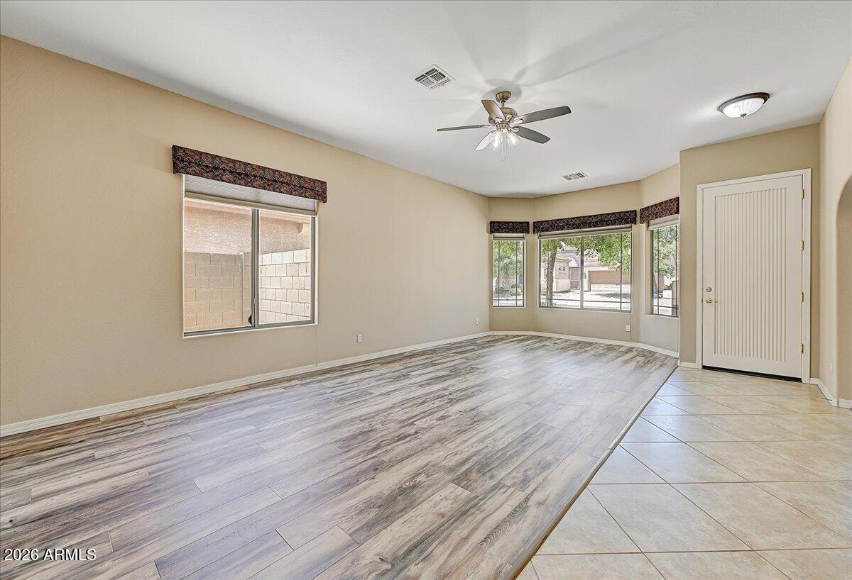 3005 W LANGUID Lane