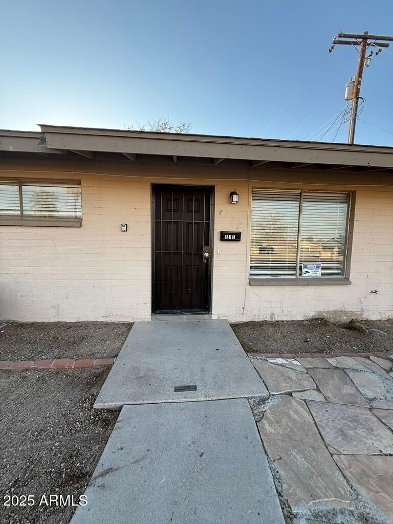 816 E HAZEL Drive