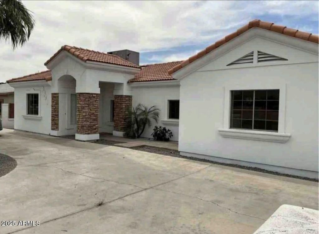 Photo of 9821 E University Drive, Mesa, AZ 85207 (MLS # 6969624)