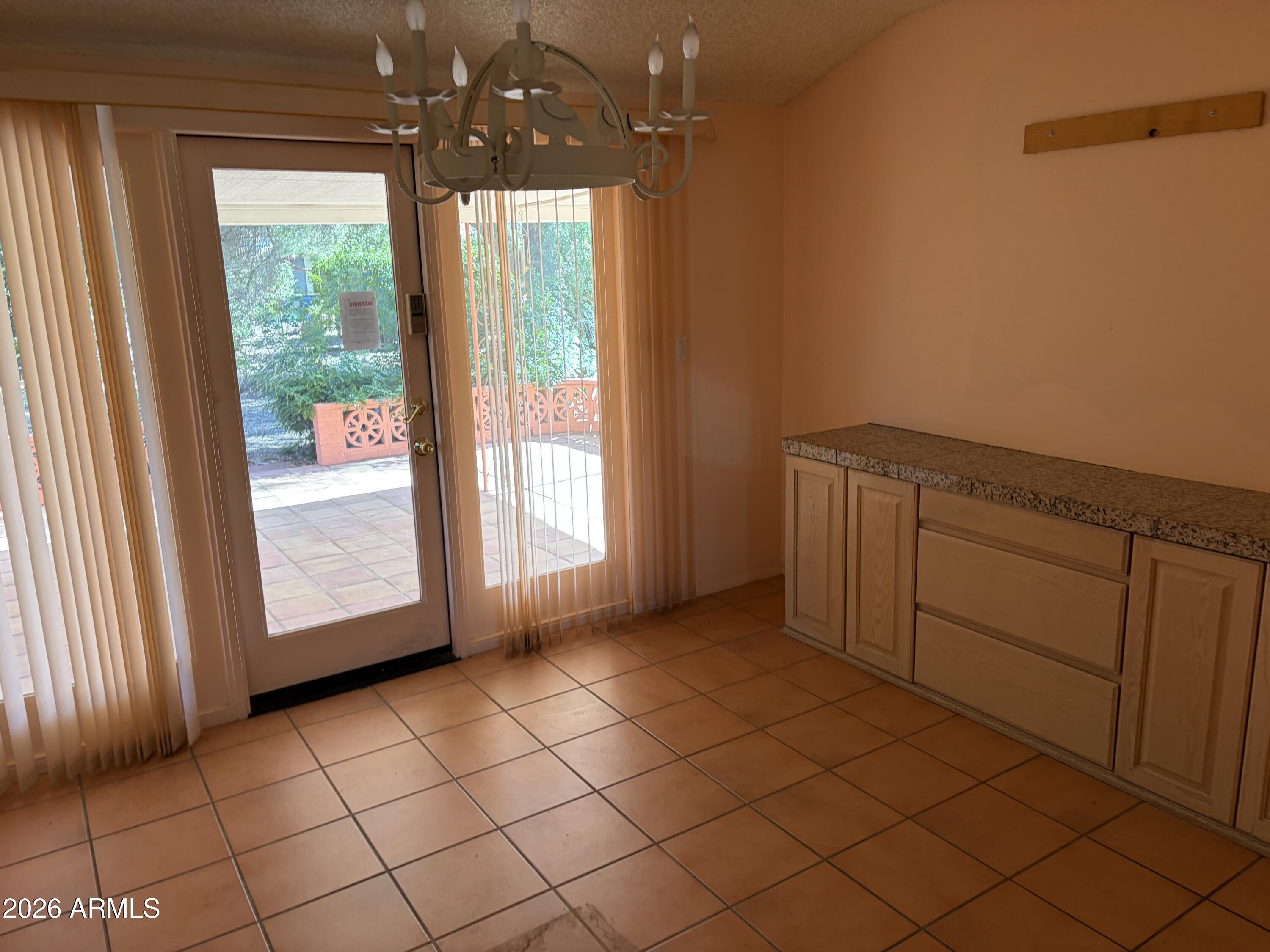 10006 W DESERT FOREST Circle