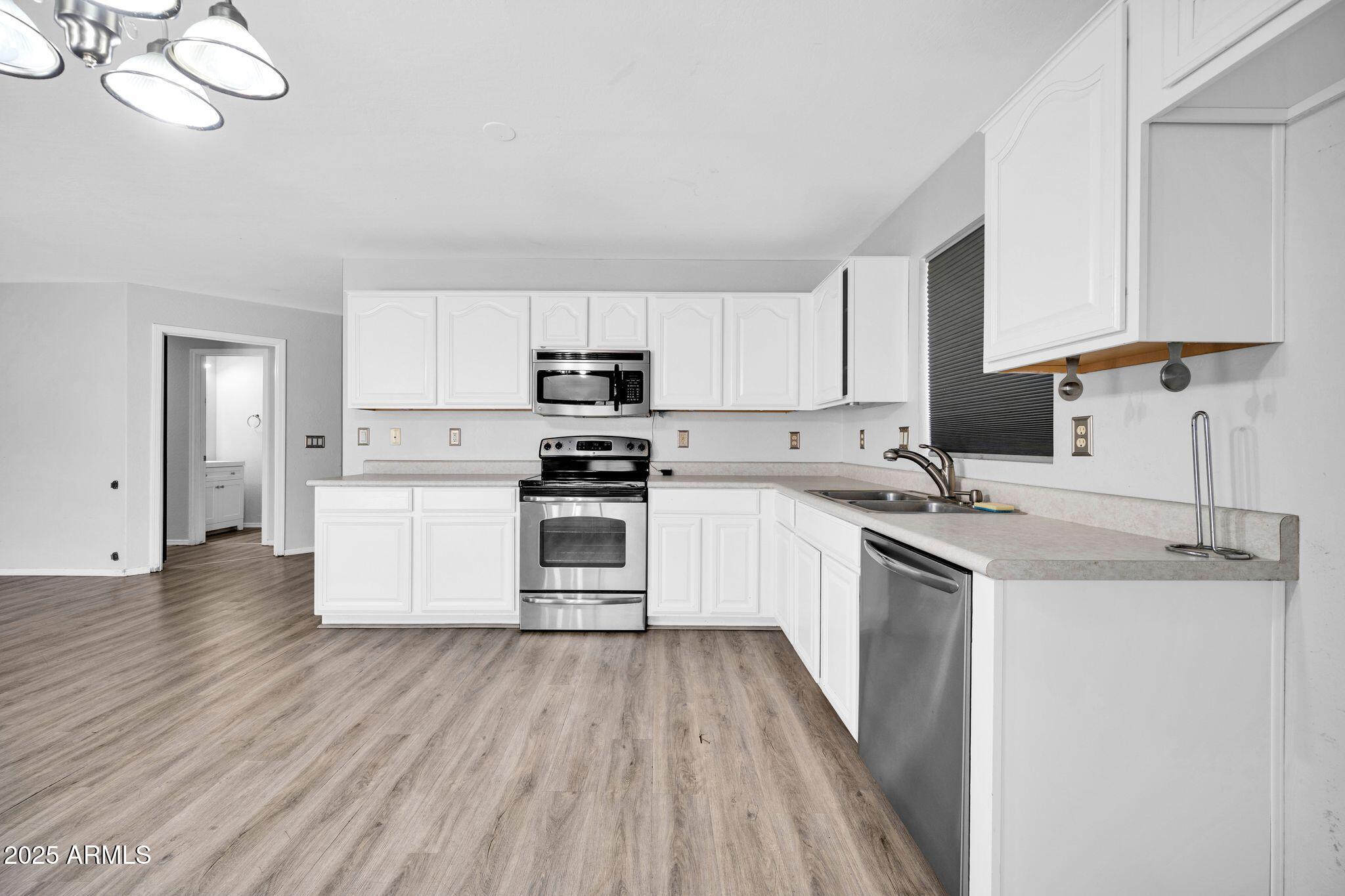 12510 W SANTA FE Lane