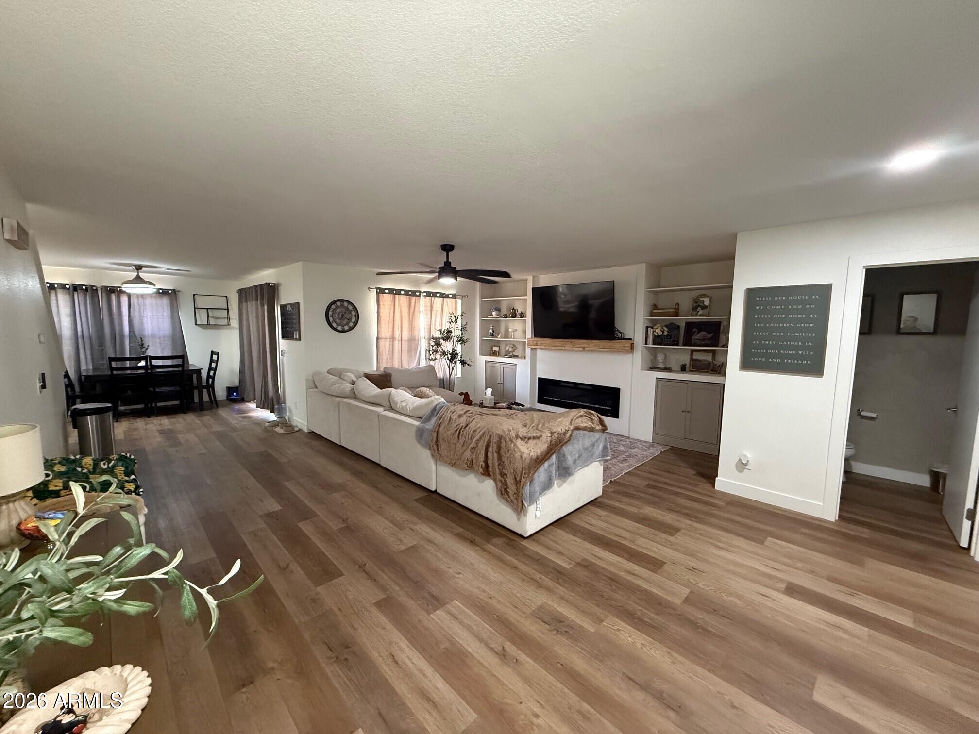 11524 E QUADE Avenue