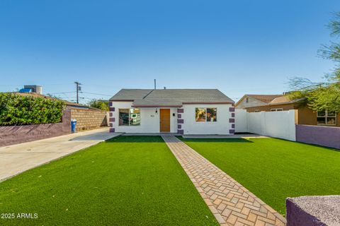 Photo of 903 E Amelia Avenue, Phoenix, AZ 85014 (MLS # 6956071)