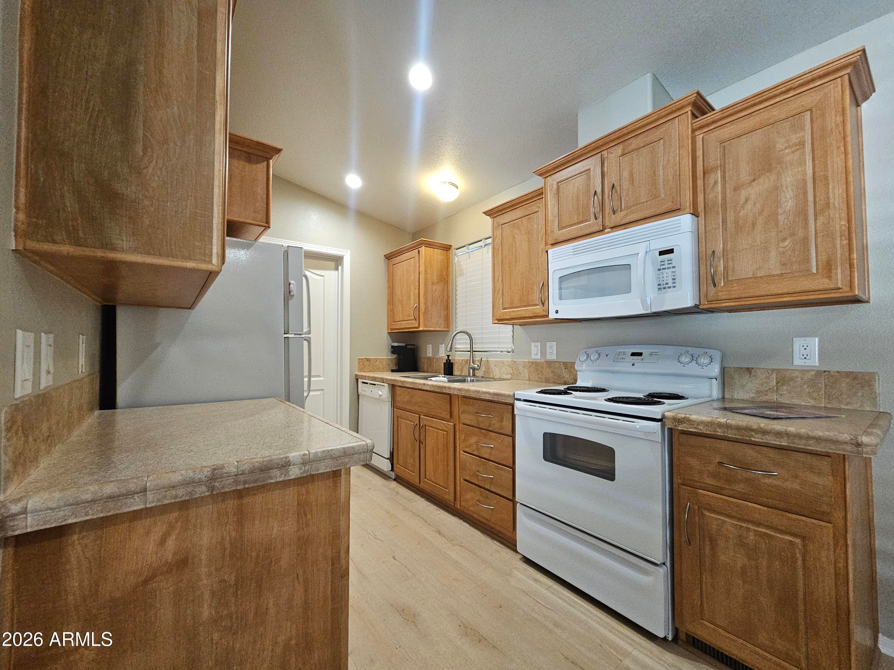 8700 E University Drive 352