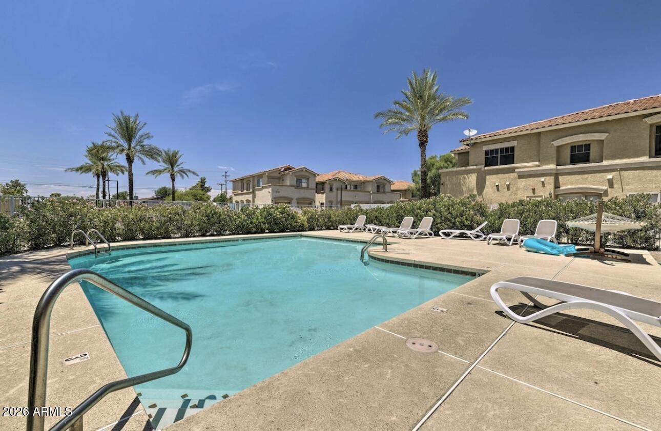 525 N MILLER Road 216