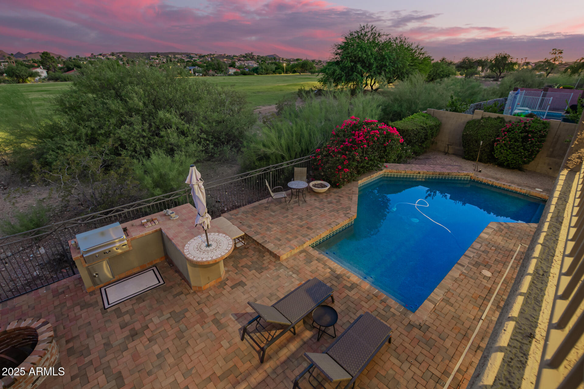 1935 E SEMINOLE Drive