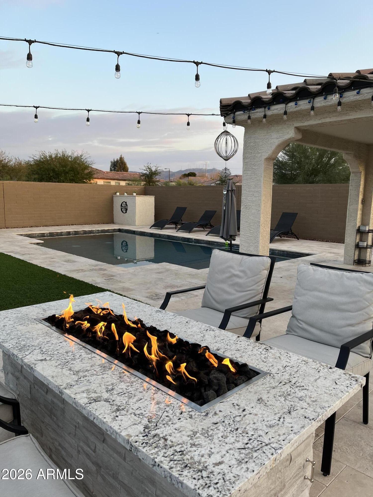 2809 W MINTON Street