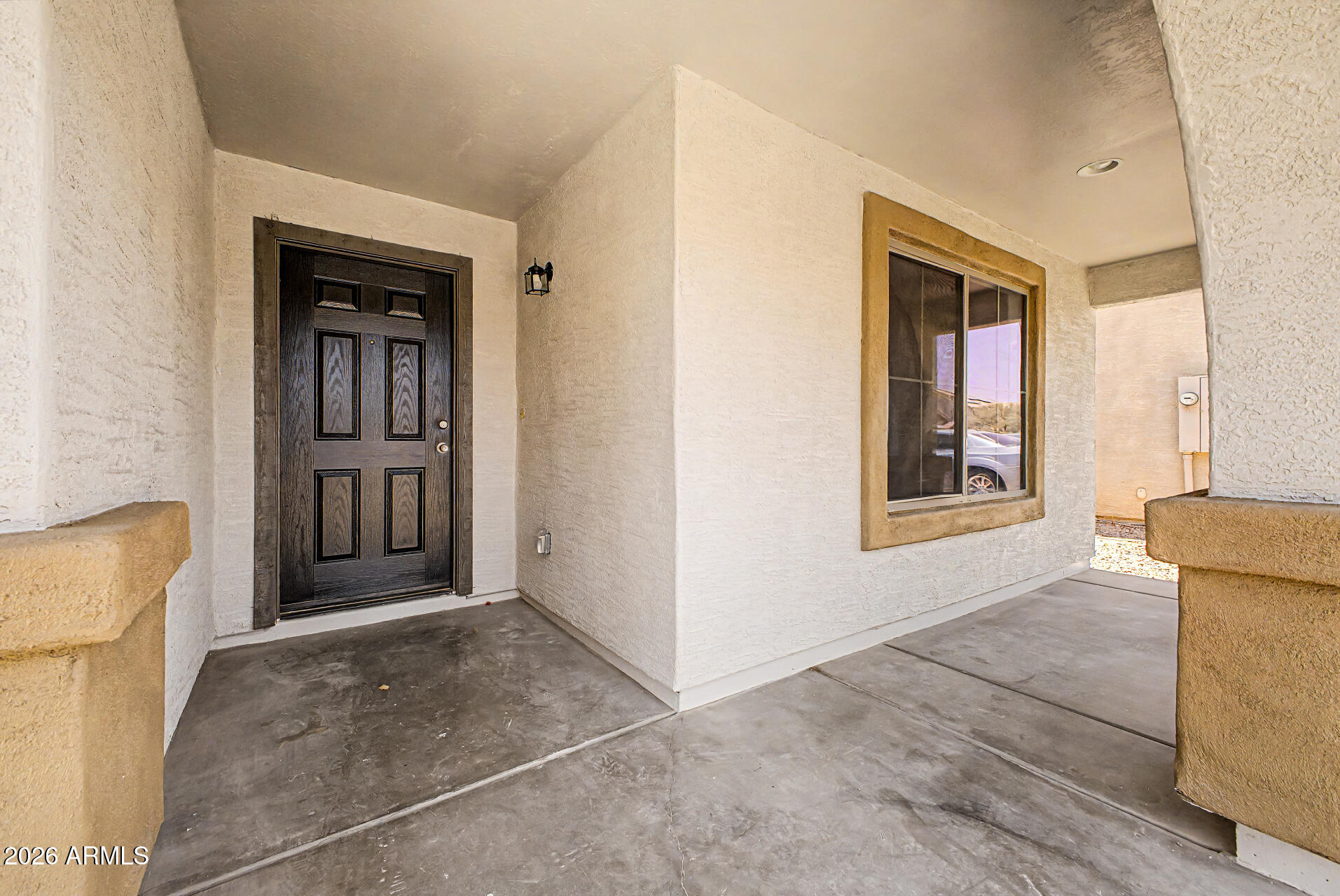 45613 W DUTCHMAN Drive