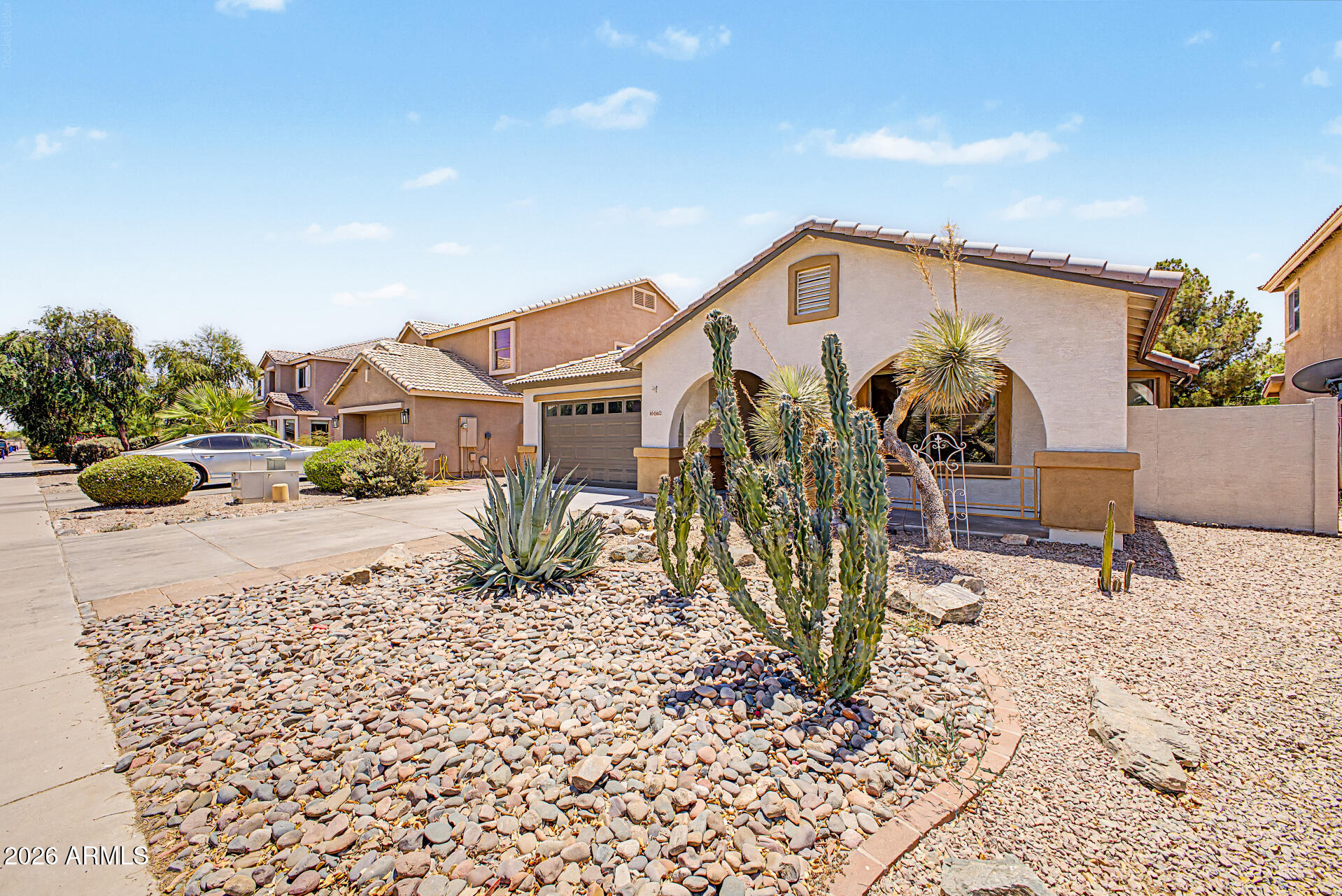 45613 W DUTCHMAN Drive