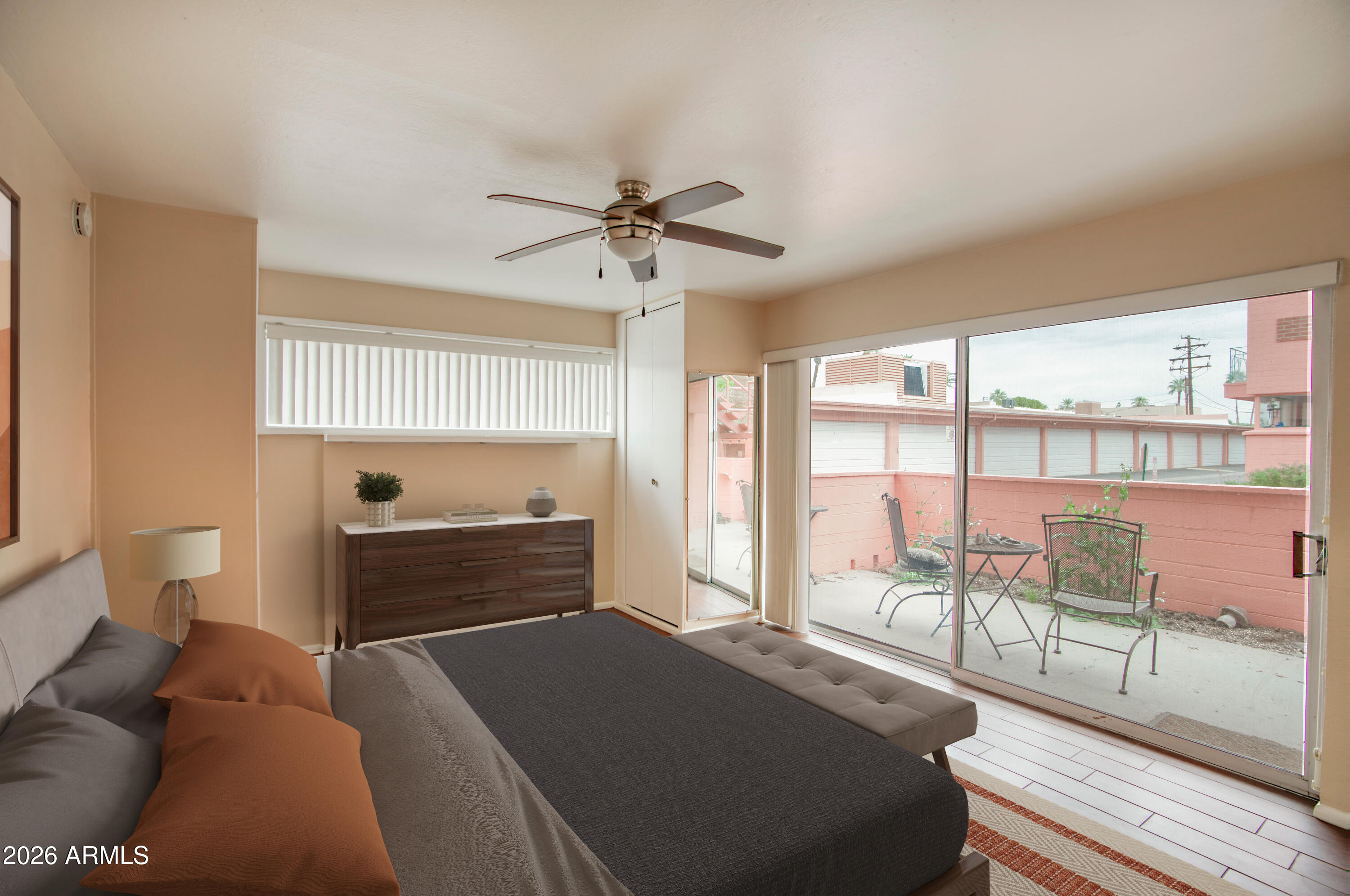 130 E CORONADO Road 16