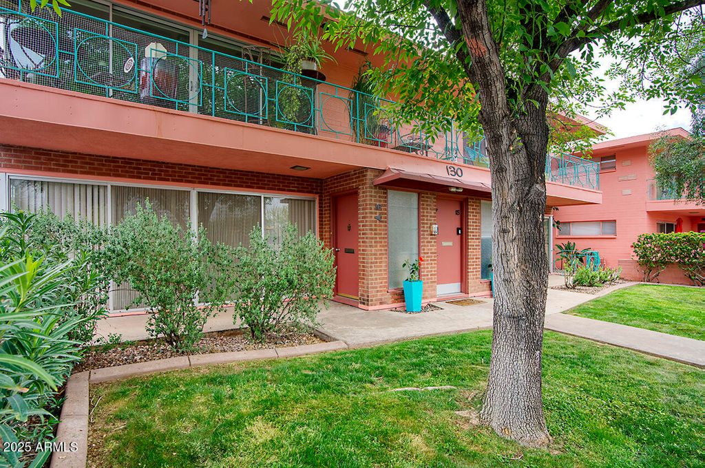 Photo of 130 E Coronado Road #16, Phoenix, AZ 85004 (MLS # 6986890)