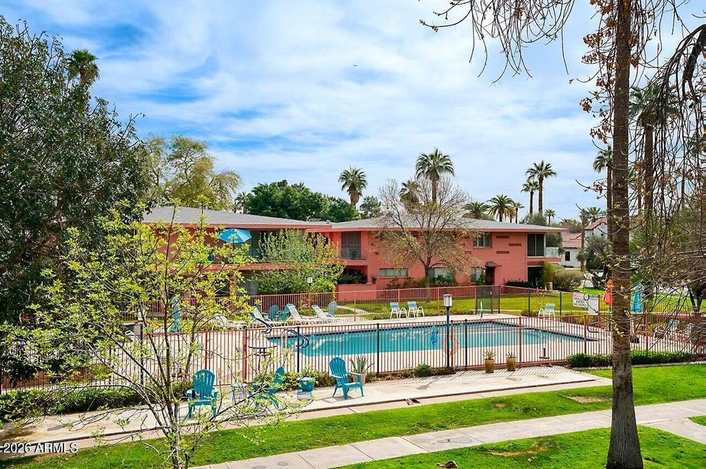 Photo of 130 E Coronado Road #16, Phoenix, AZ 85004 (MLS # 6986890)