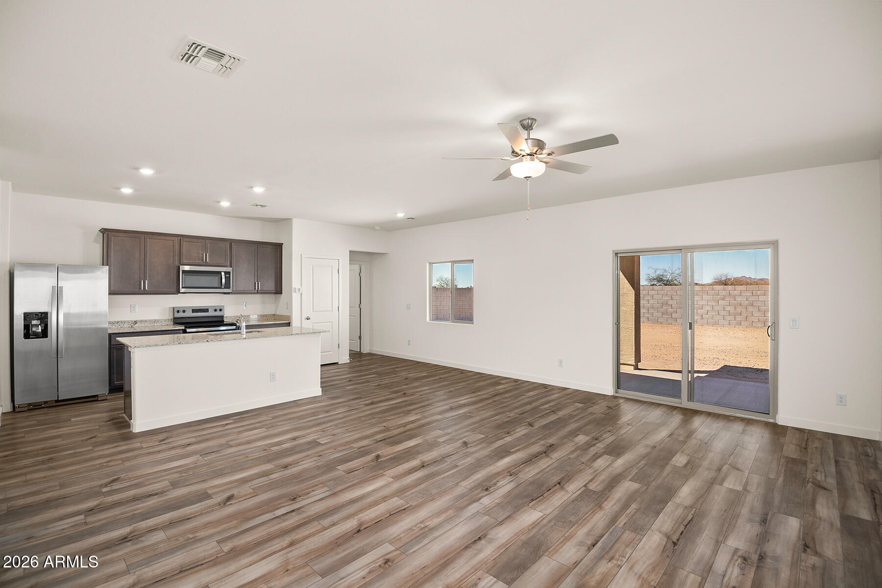 633 W RED HAWK Court