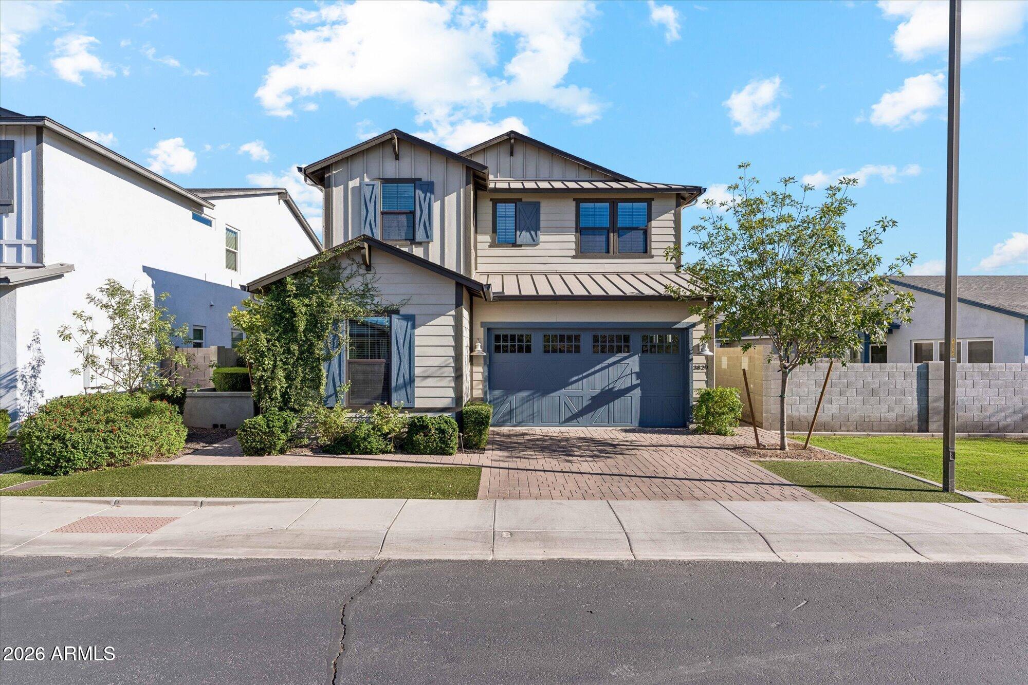 3829 E CRITTENDEN Lane