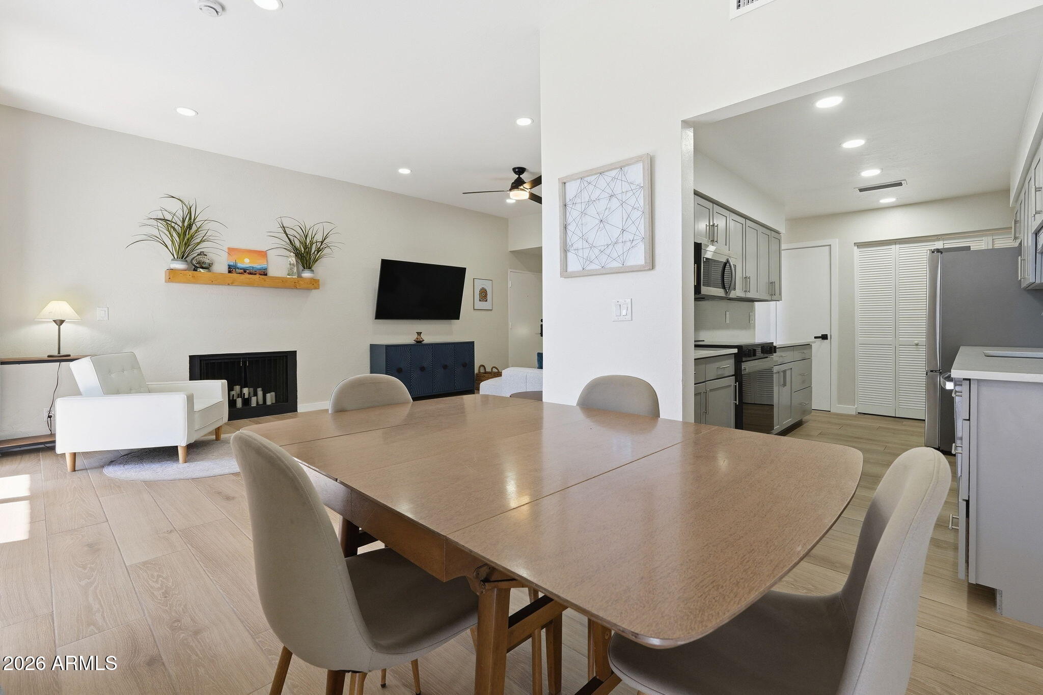 1207 E NORTHSHORE Drive 136