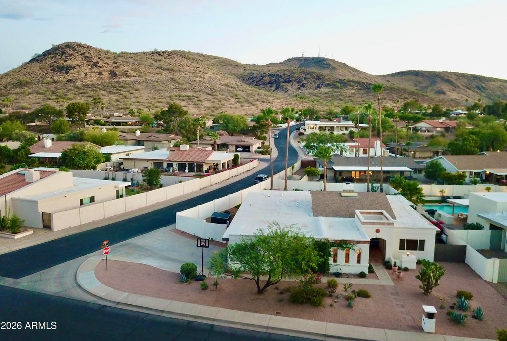 Photo of 201 W Pershing Avenue, Phoenix, AZ 85029 (MLS # 7028450)