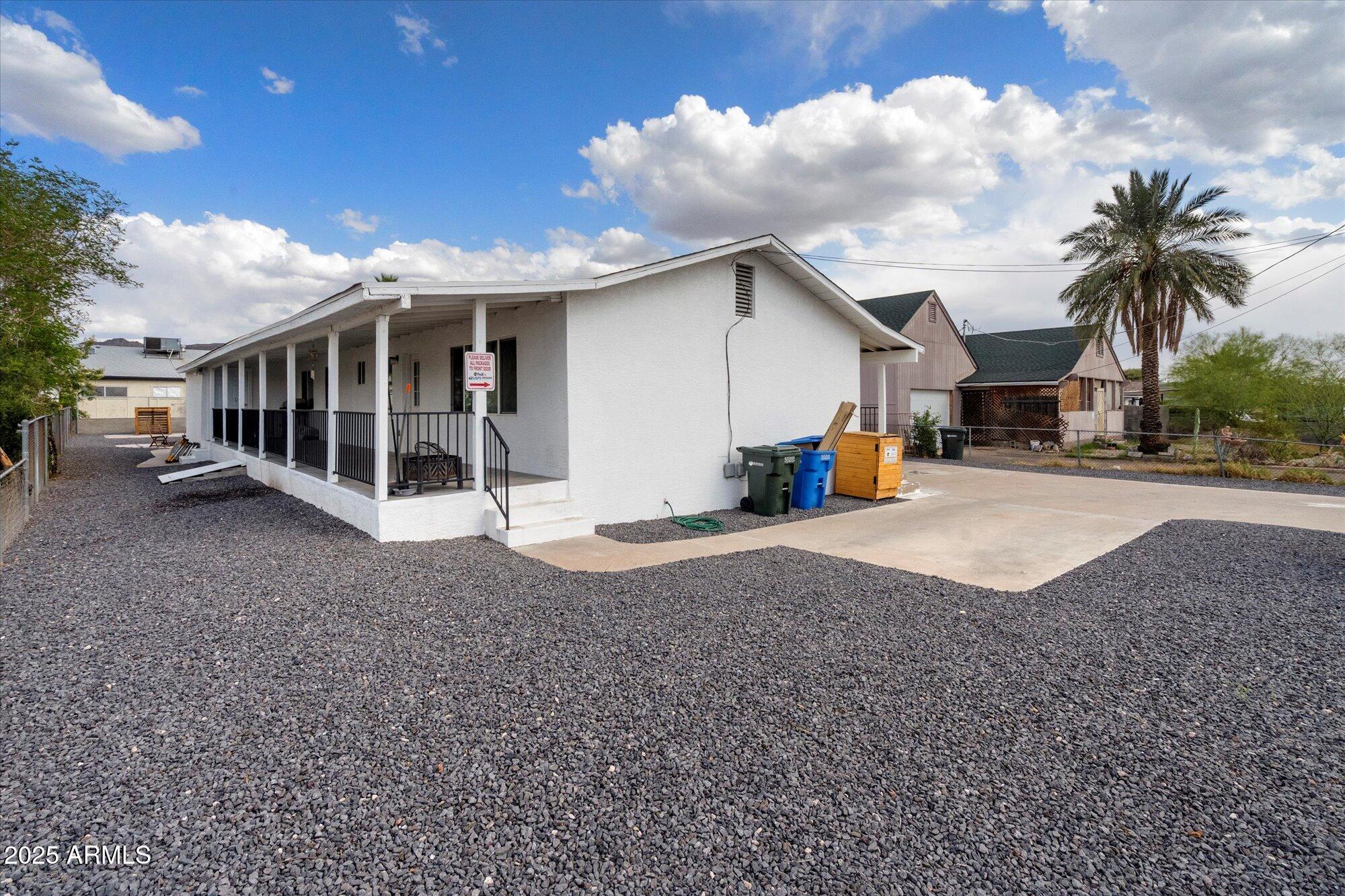 9043 N 10TH Street