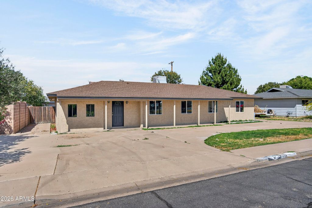 Photo of 1530 W 4th Place, Mesa, AZ 85201 (MLS # 6999360)