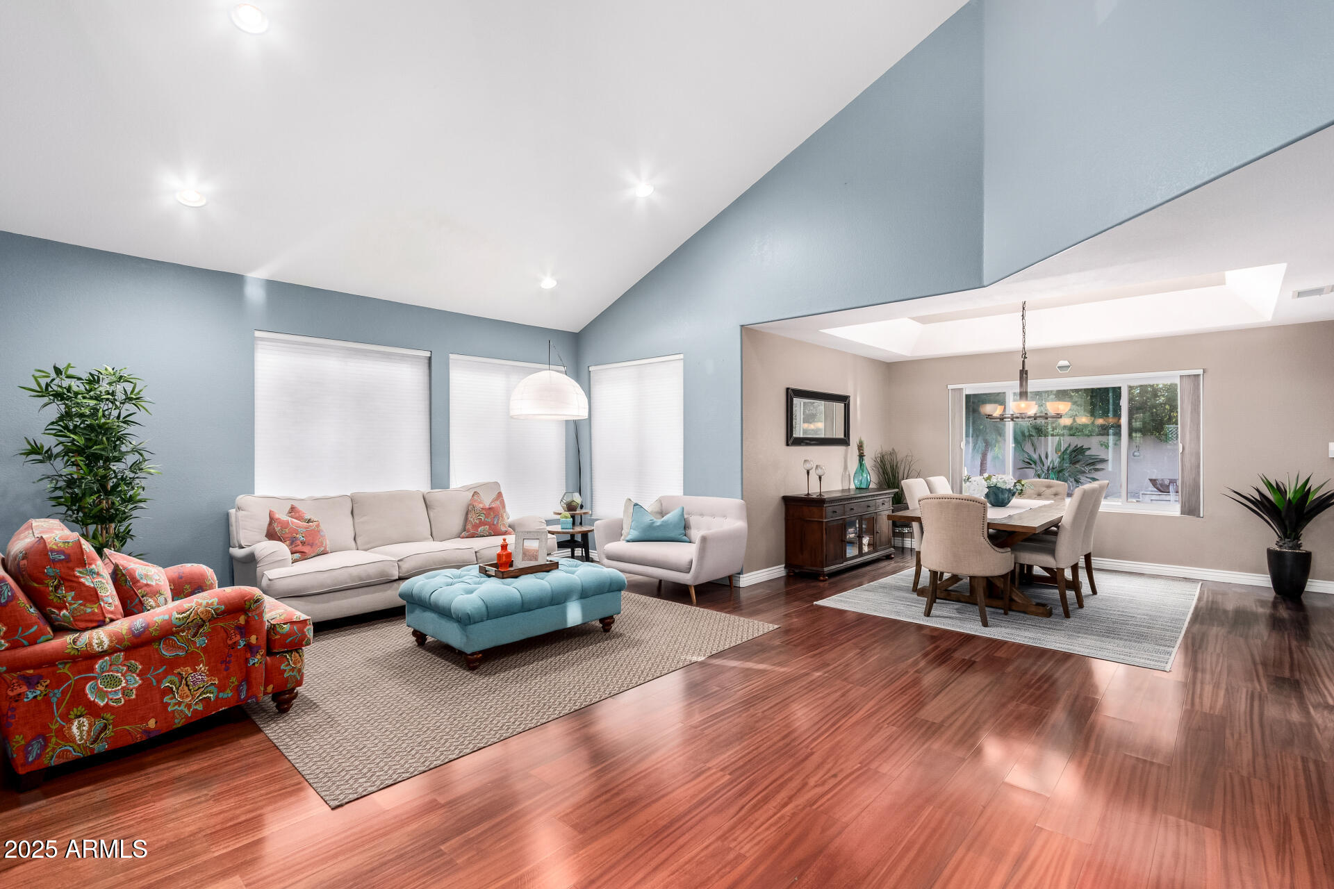 5927 E GRANDVIEW Road