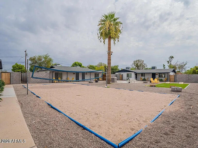 1206 E Tempe Drive