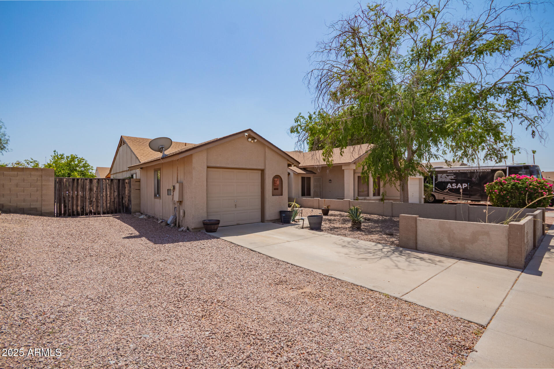 3231 W TONOPAH Drive