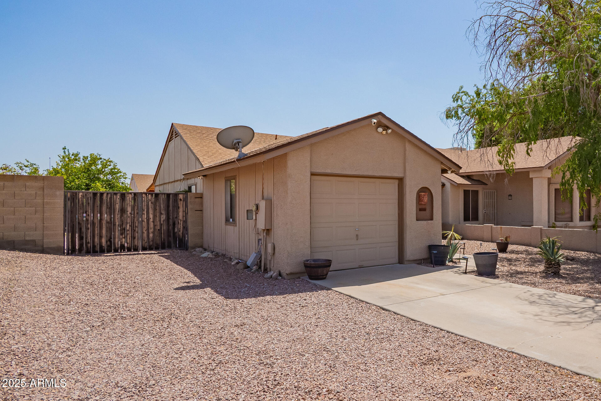 3231 W TONOPAH Drive