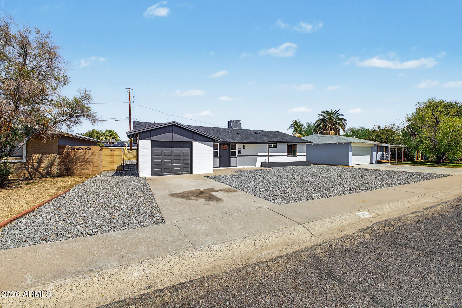 2532 W COLUMBINE Drive