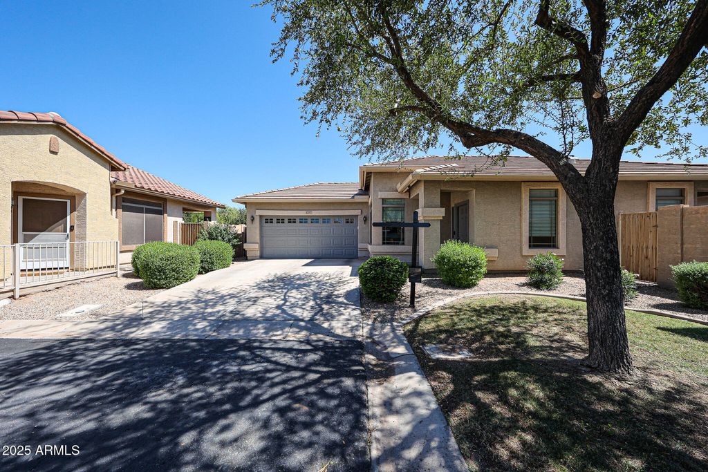 Photo of 1337 E Thompson Way, Chandler, AZ 85286 (MLS # 7013684)